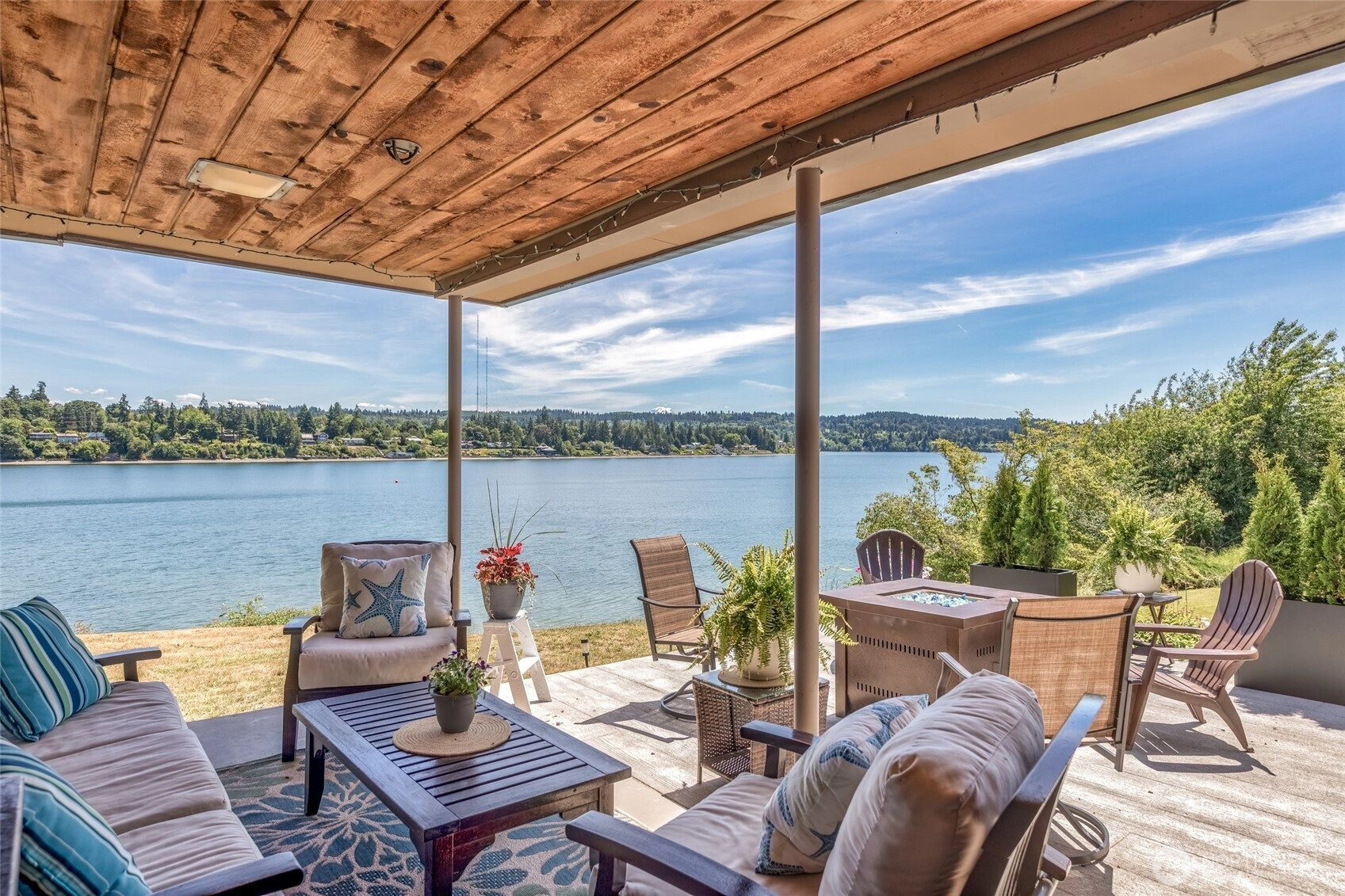 8829 SW Quartermaster Dr Vashon WA 98070
