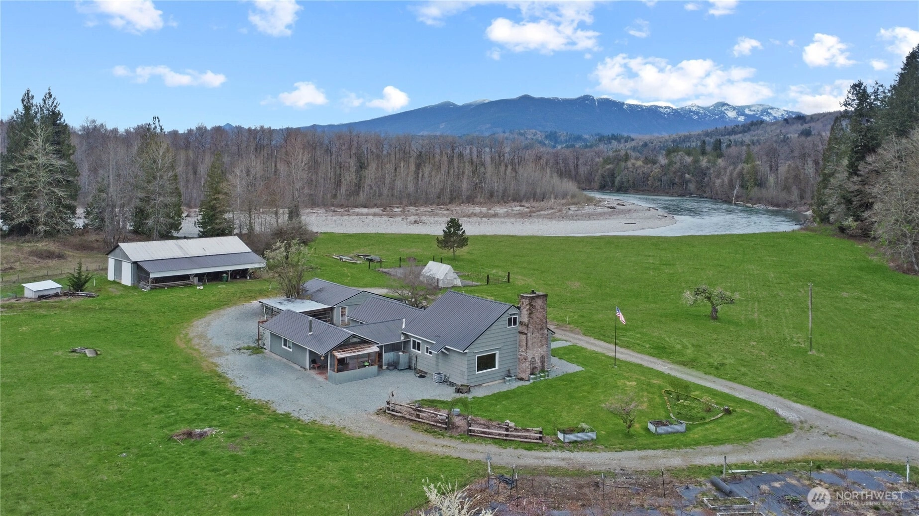 9040 Thunderbird Ln Concrete WA 98237