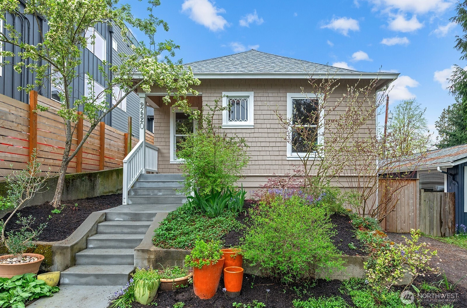 2620 E Roy St Unit  Seattle WA 98112