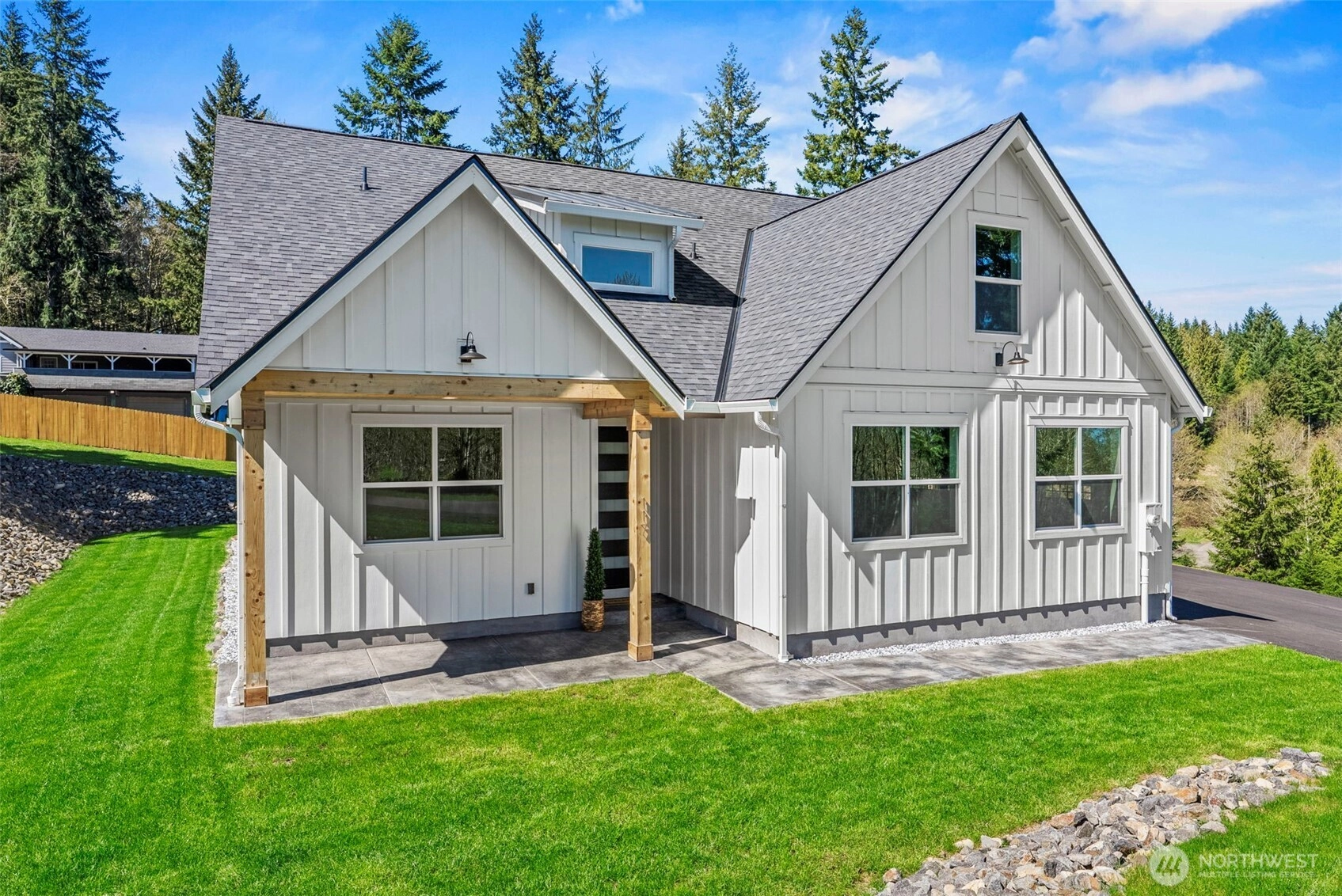 117 Red Hawk Dr Castle Rock WA 98611