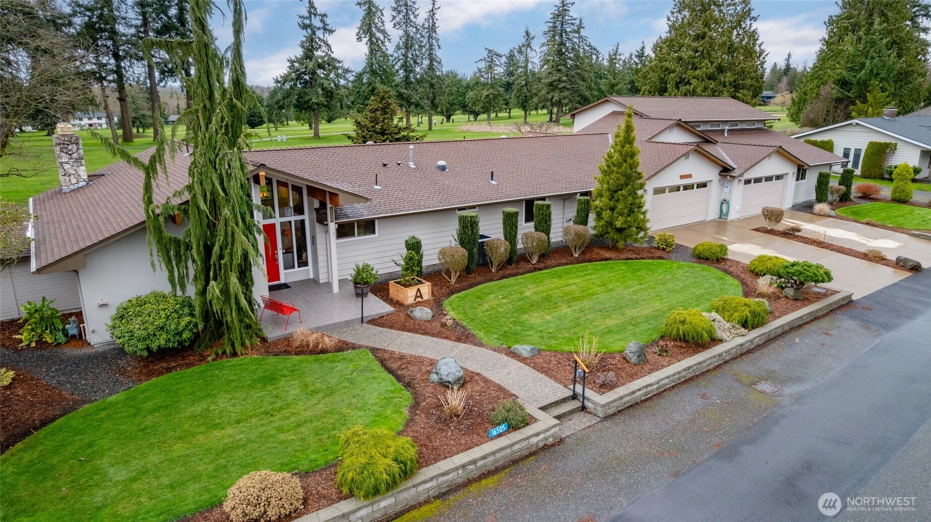 16505 Country Club Dr Unit  Burlington WA 98233