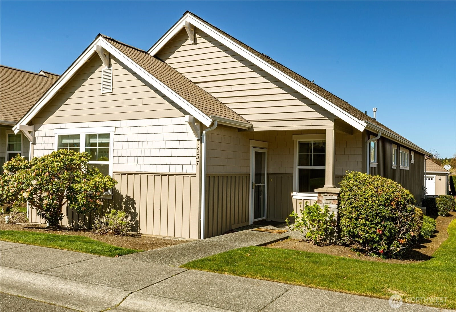 1637 SW Vanguard St Oak Harbor WA 98277