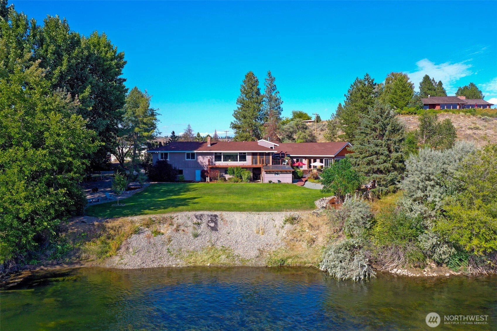 725 Okoma Dr Unit  Omak WA 98841