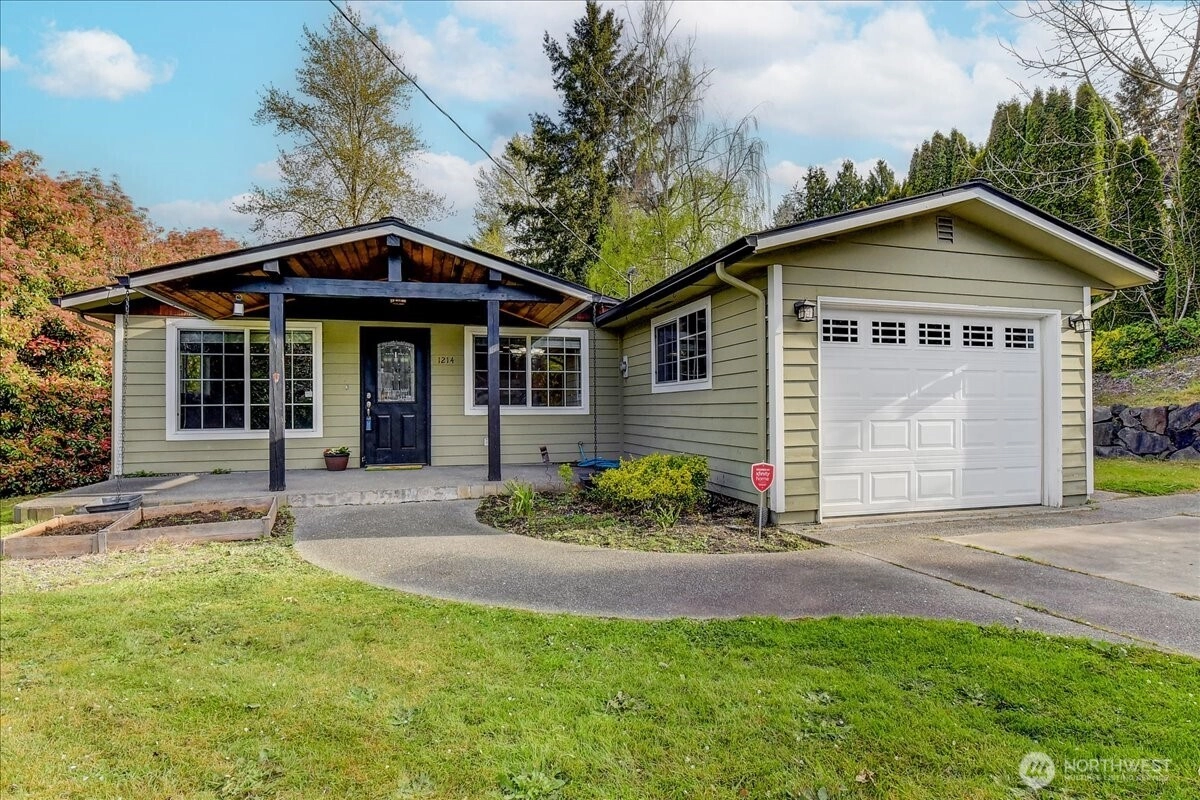 1214 Hemlock St Milton WA 98354