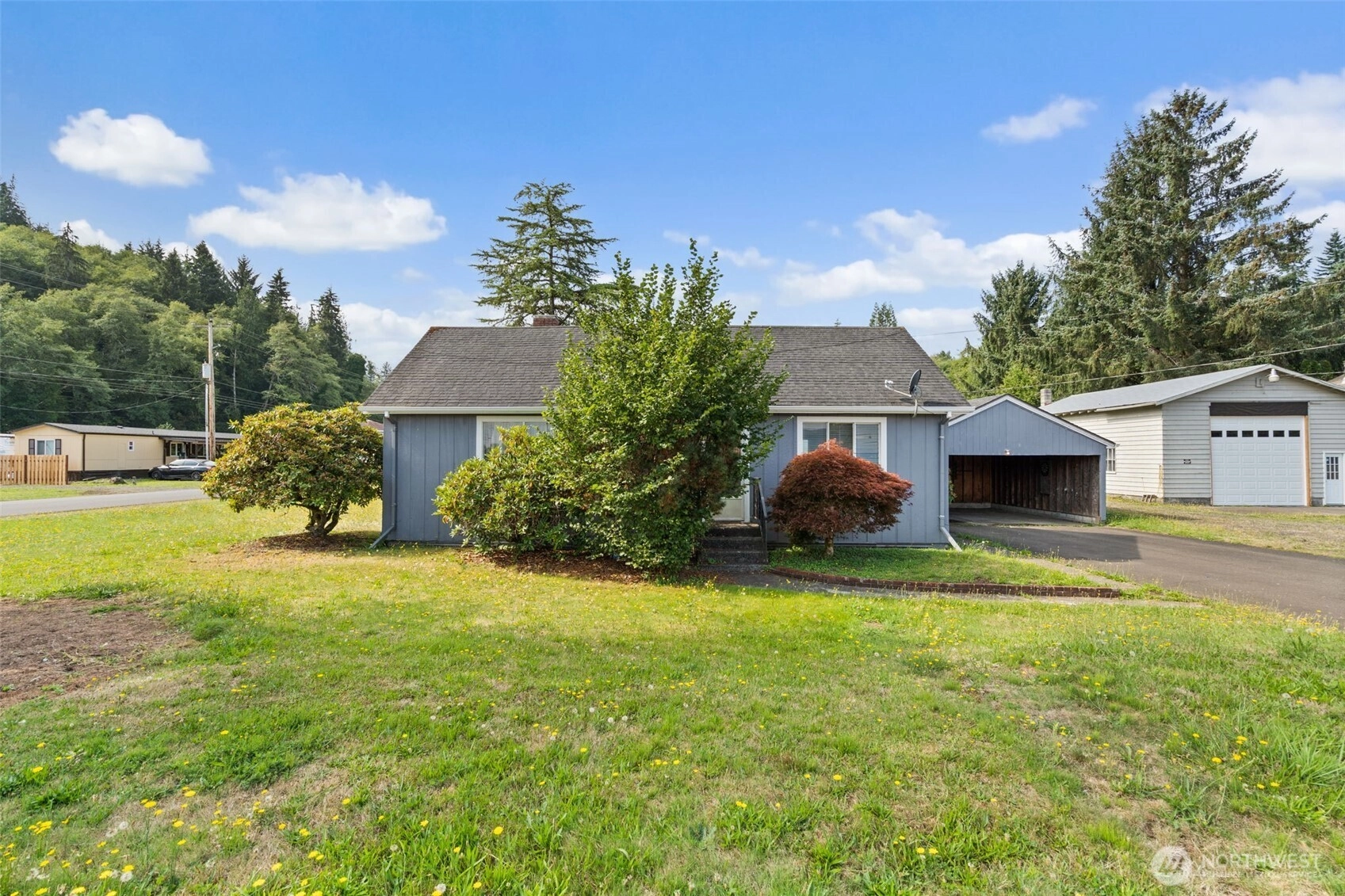 1206 W 4th St South Bend WA 98586