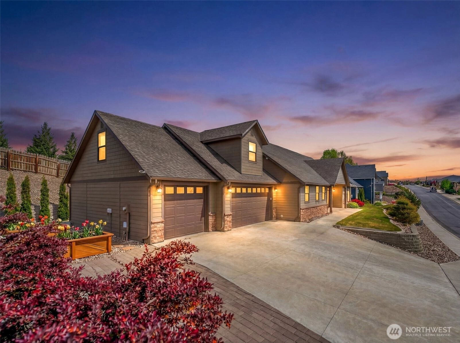 2741 SE Falcon View Dr East Wenatchee WA 98802