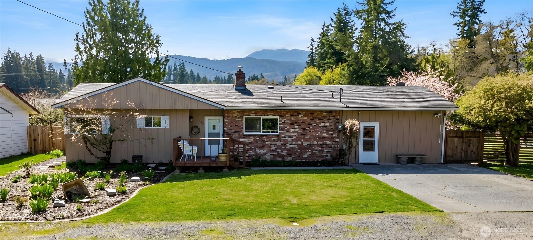 310 E Hillcrest Dr Unit  Port Angeles WA 98362