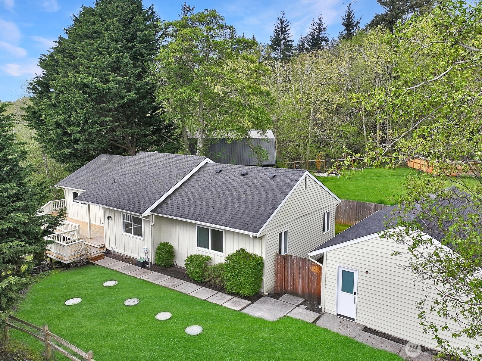 3760 Periwinkle Rd Unit  Clinton WA 98236