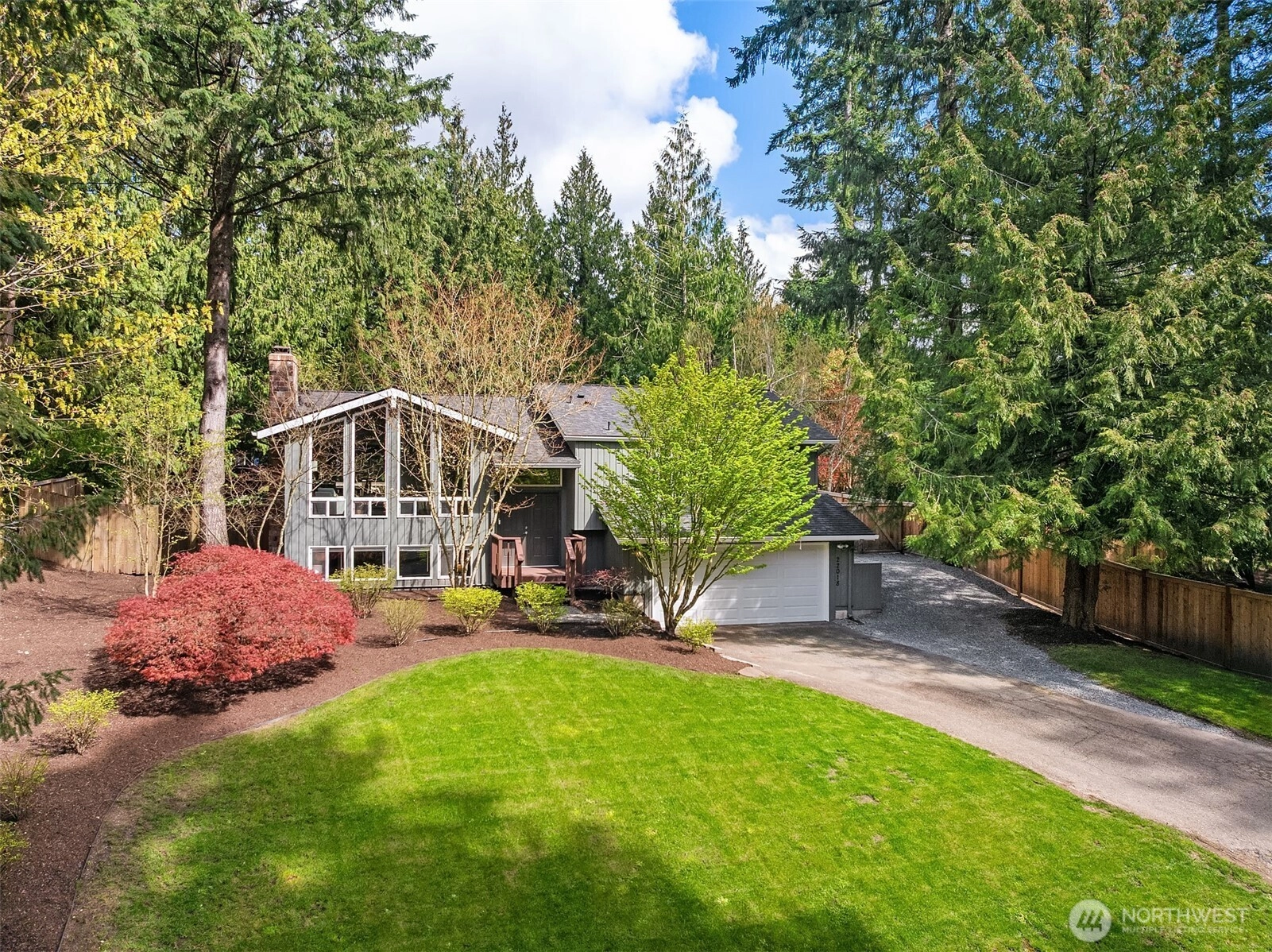 22018 SE 35th St Unit  Sammamish WA 98075