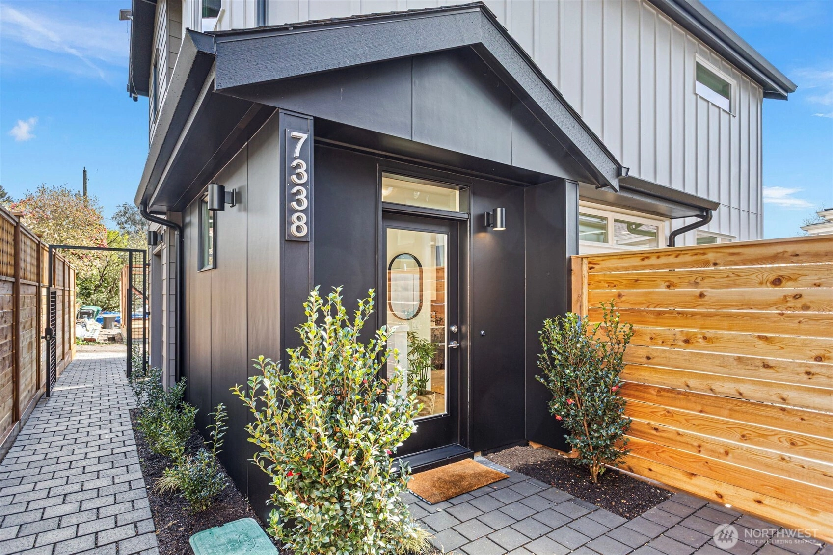 7338 27th Ave NW Seattle WA 98117