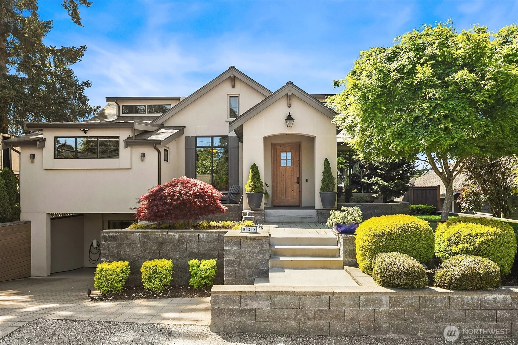 525 16th Ave W Unit  Kirkland WA 98033