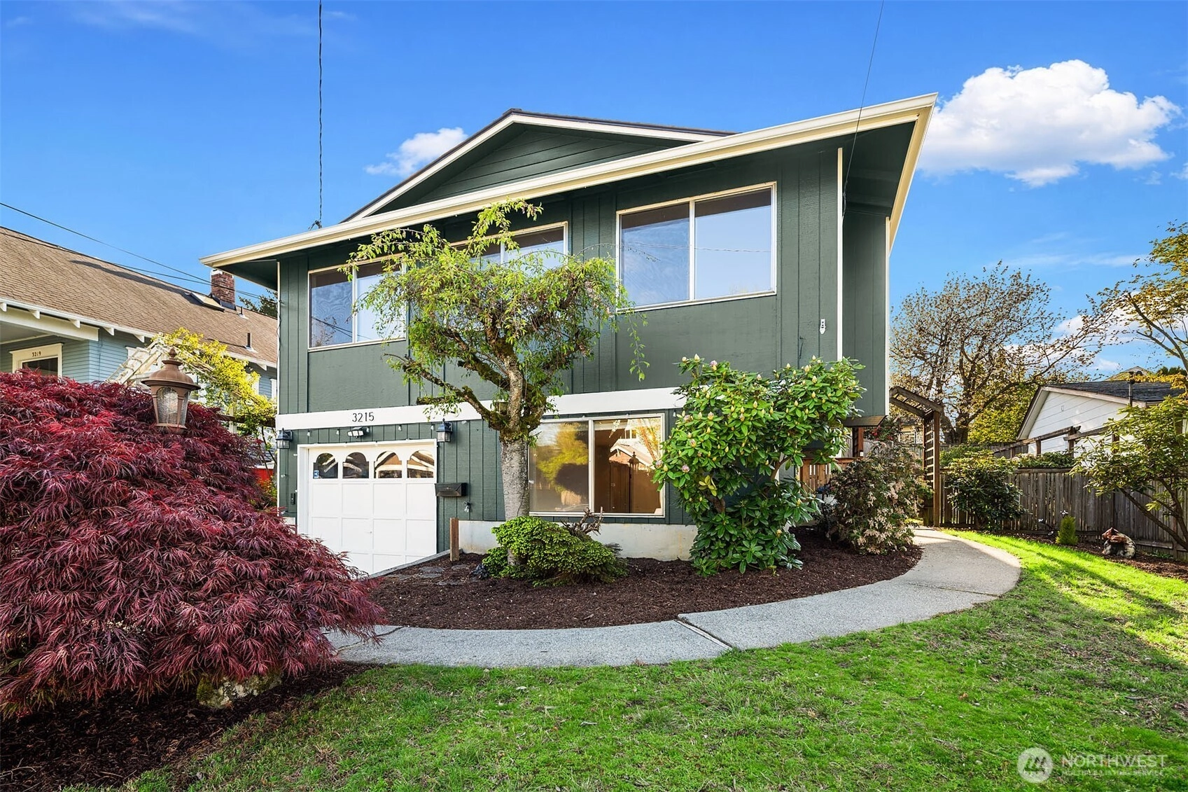 3215 40th Ave SW Seattle WA 98116