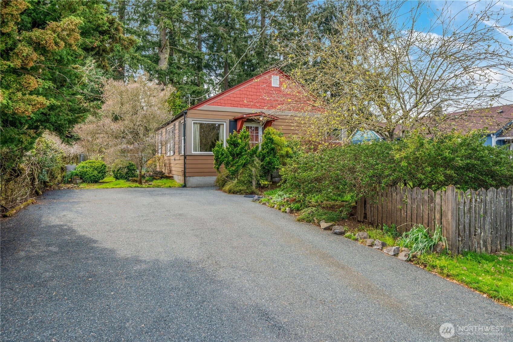 16751 Linden Ave N Shoreline WA 98133