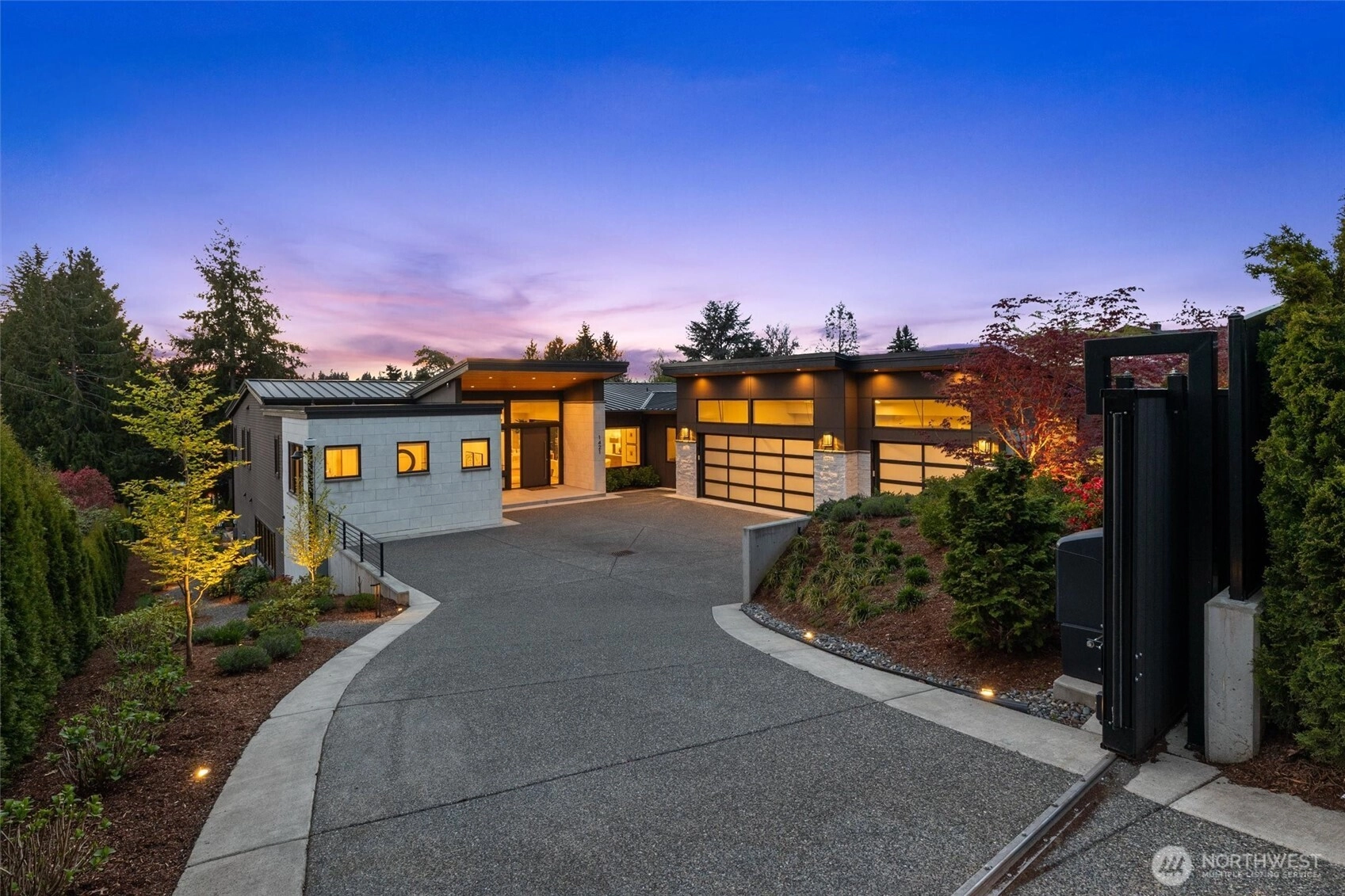 1421 88th Ave NE Clyde Hill WA 98004