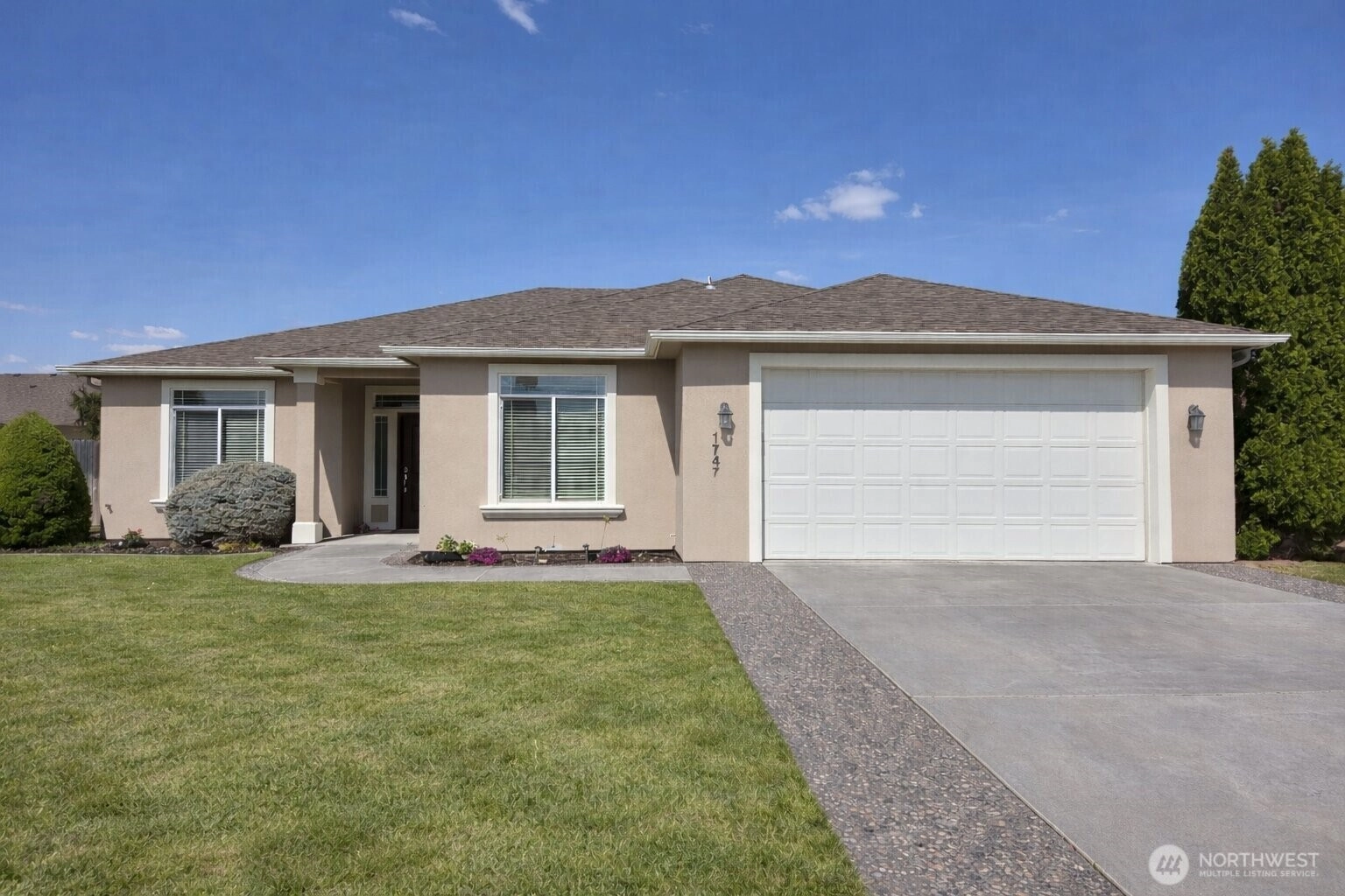 1747 Sunshine Ave West Richland WA 99353