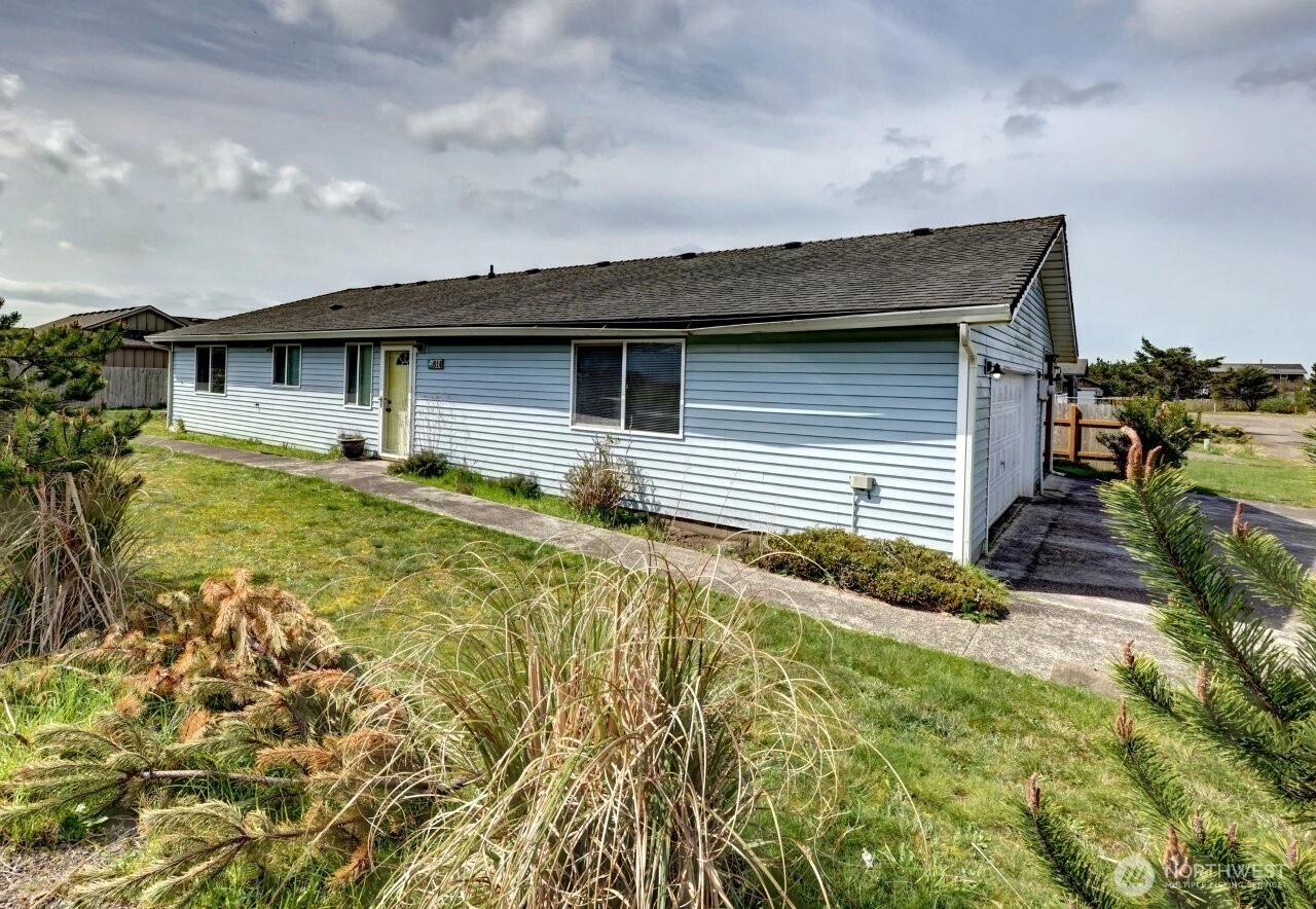 816 325th St Ocean Park WA 98640