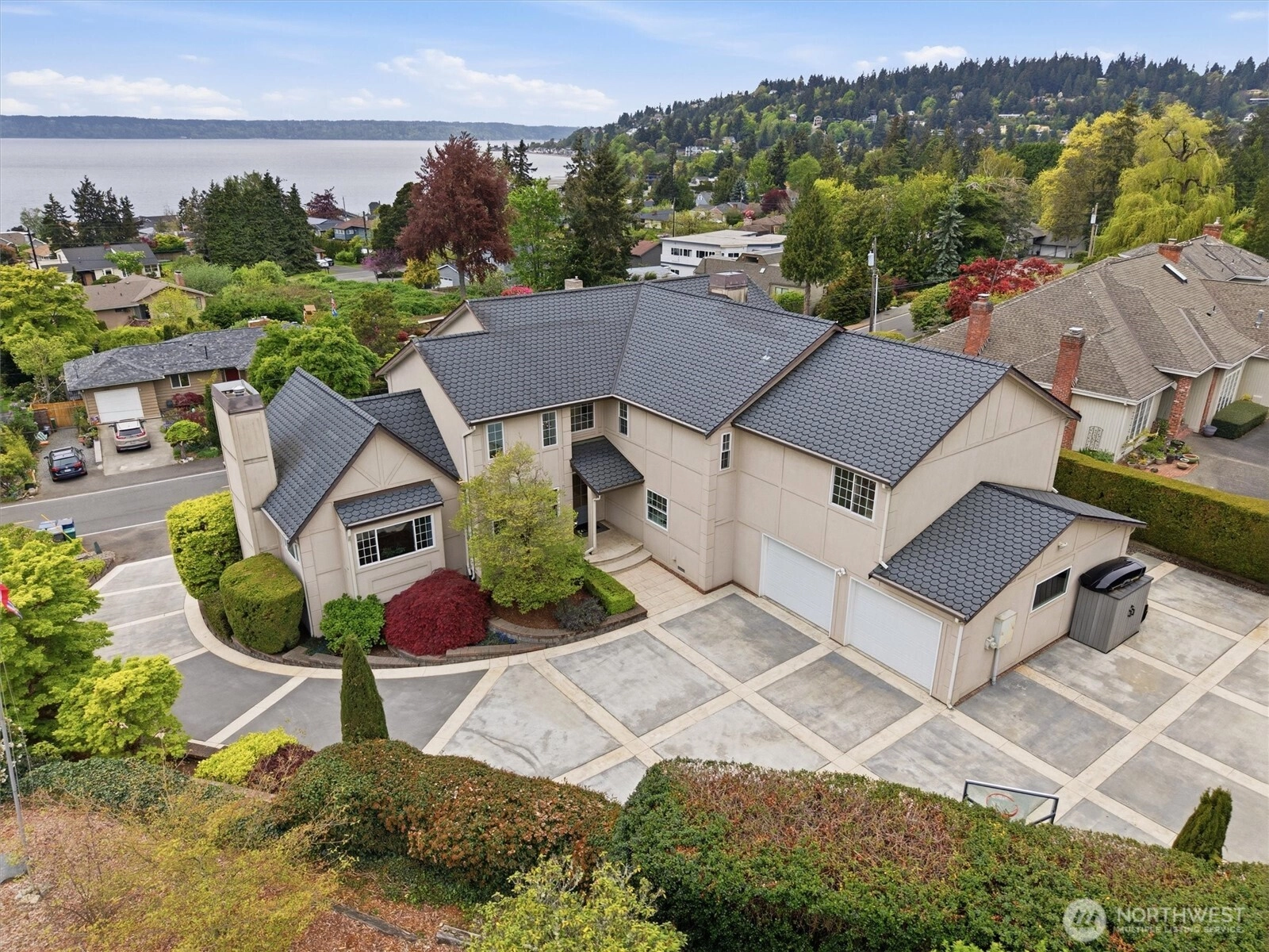 18124 Riviera Pl SW Normandy Park WA 98166