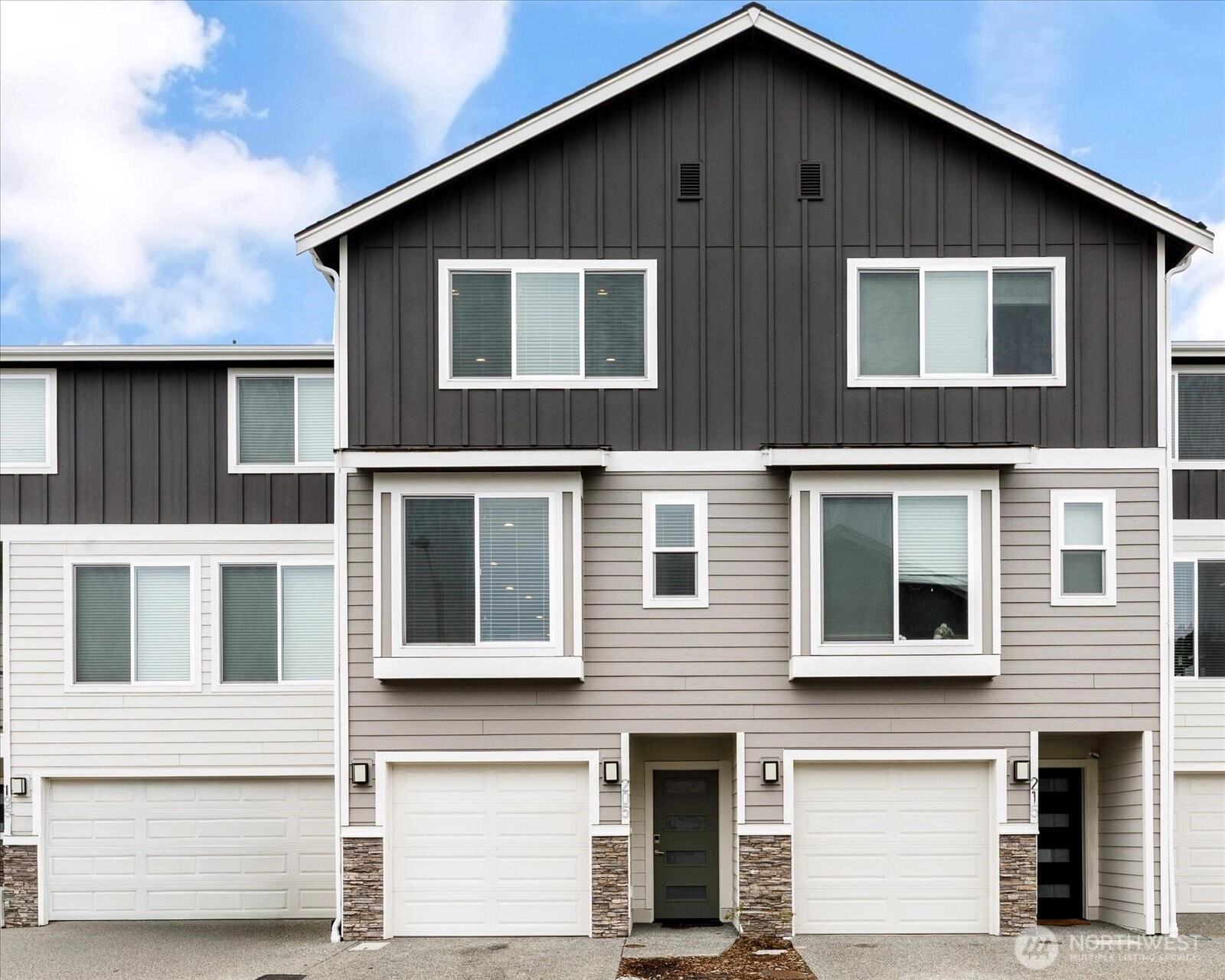 205 SW 4th Ln Unit  Oak Harbor WA 98277