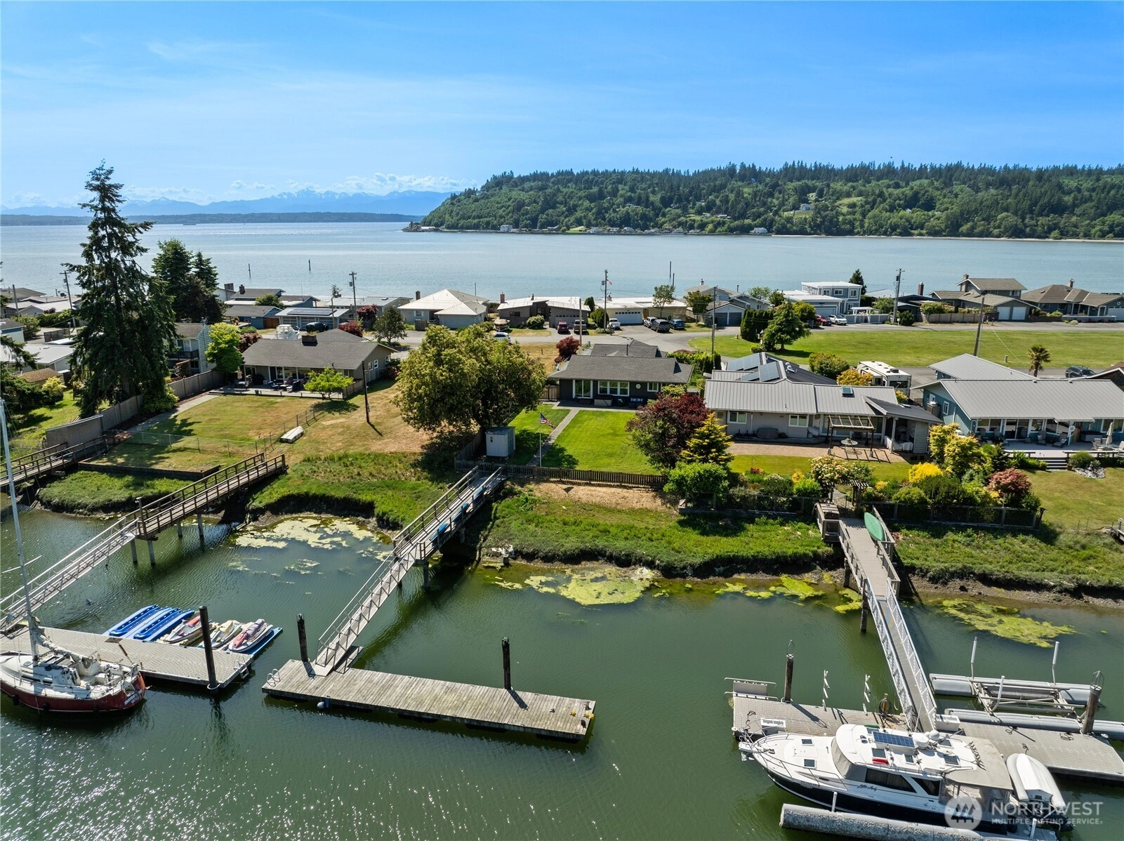 8145 Sandy Hook Ter Clinton WA 98236