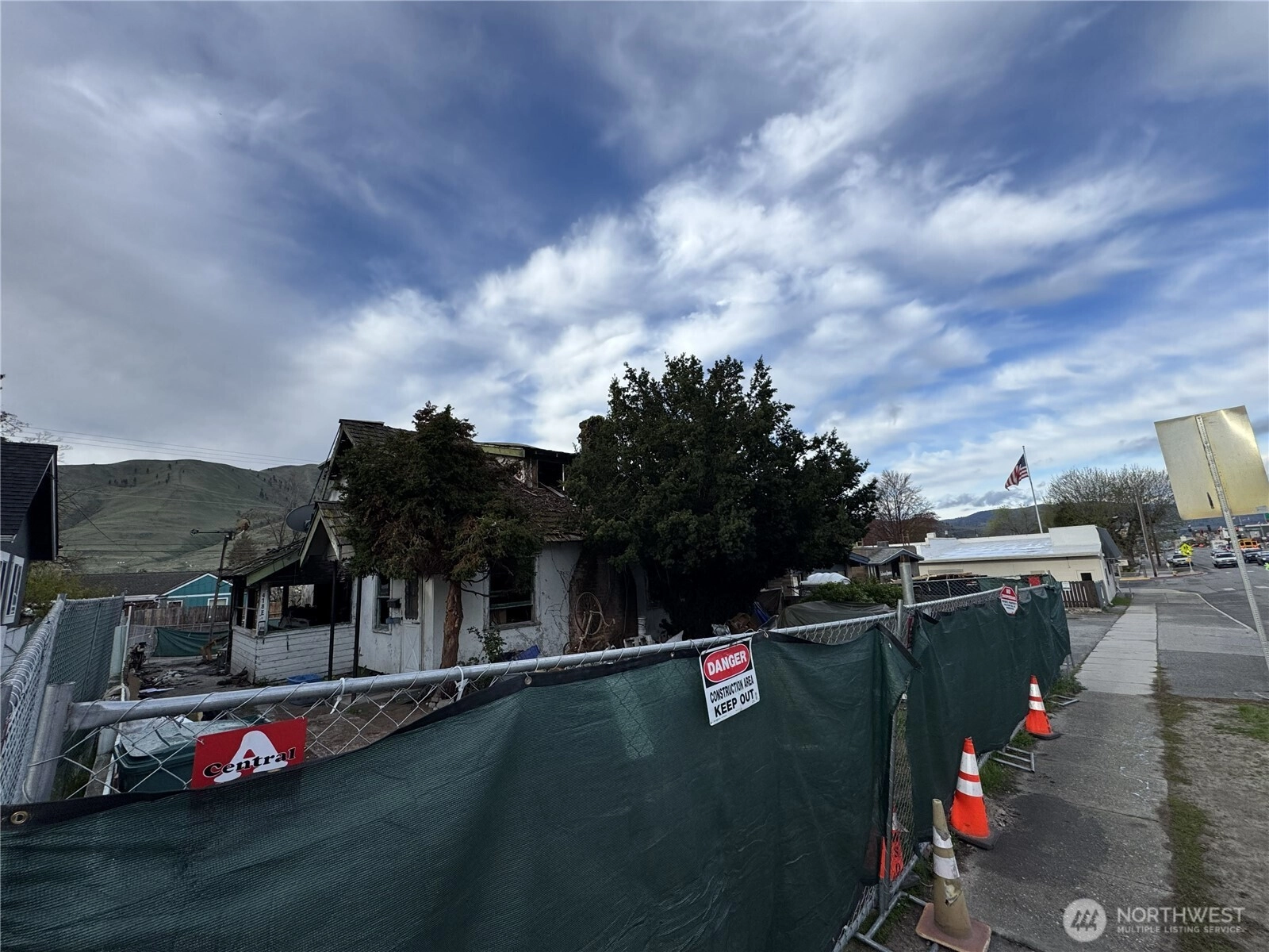 418 E Woodin Ave Chelan WA 98816