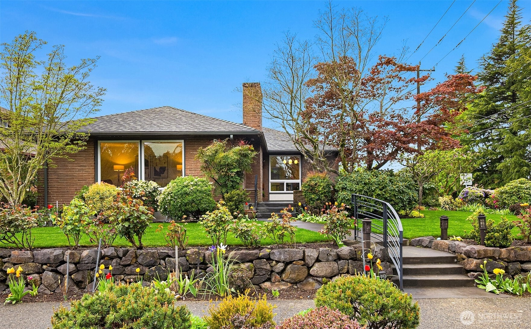 6857 44th Ave NE Seattle WA 98115