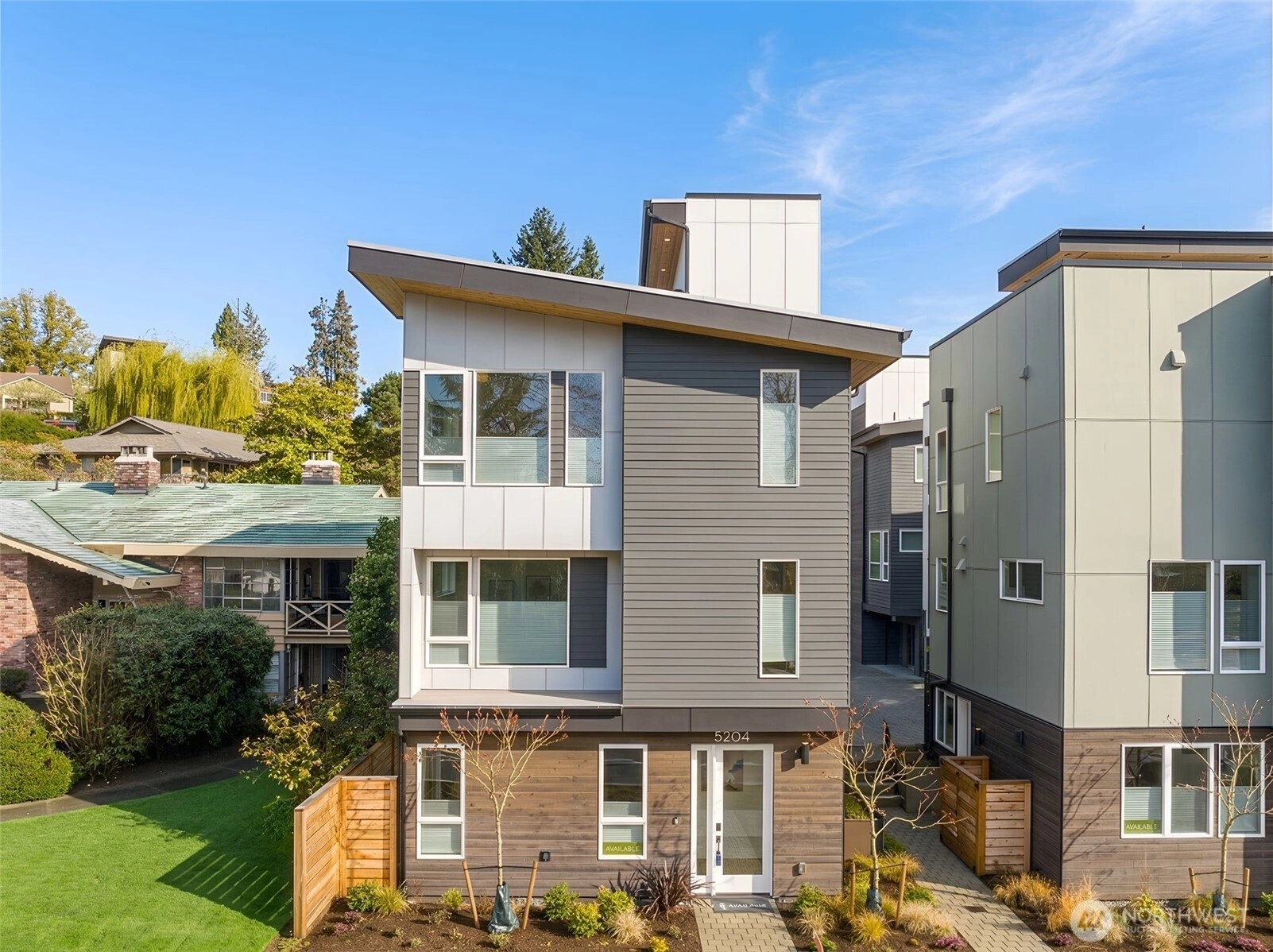 5204 Sand Point Way NE Seattle WA 98105