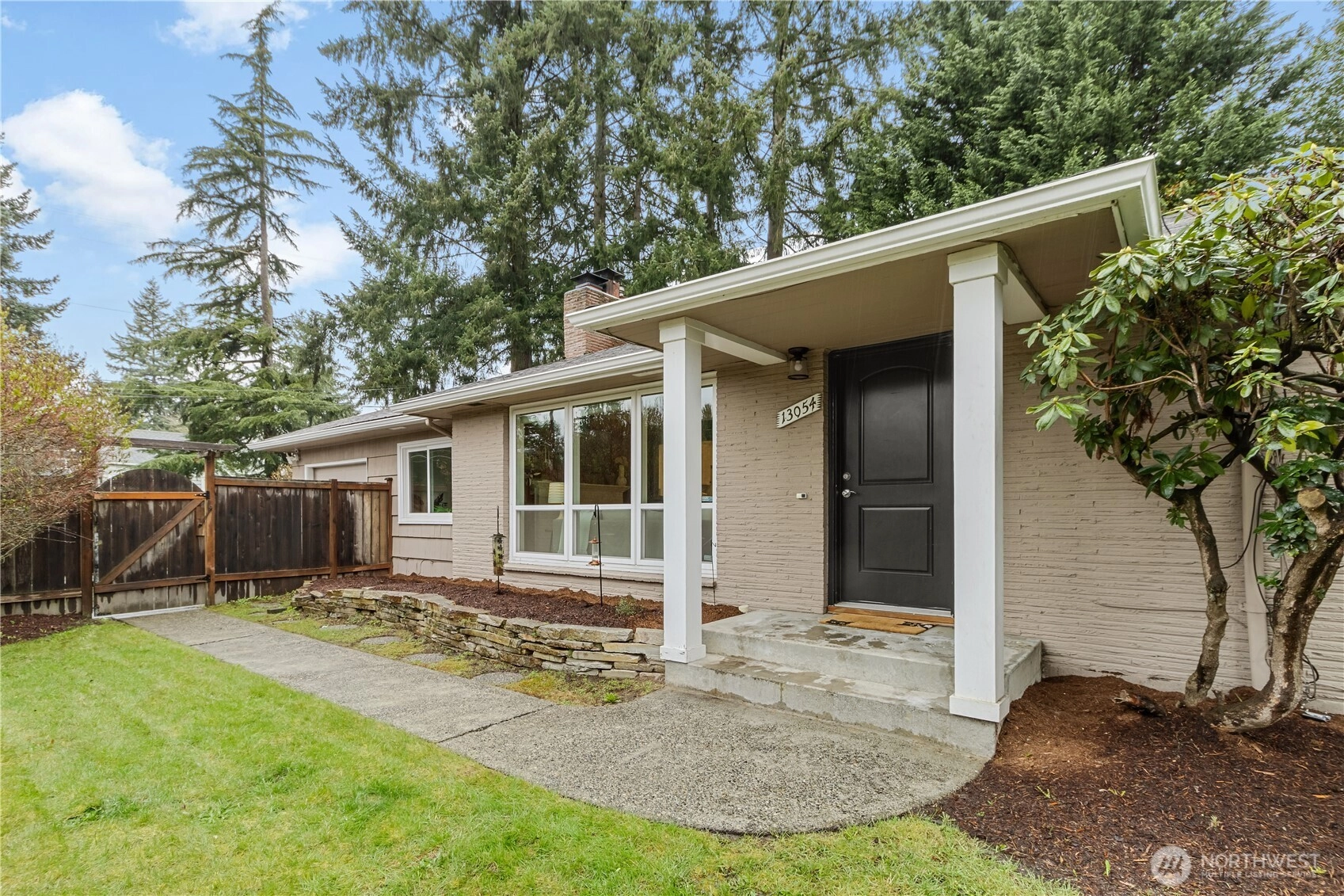 13054 30th Ave NE Unit  Seattle WA 98125