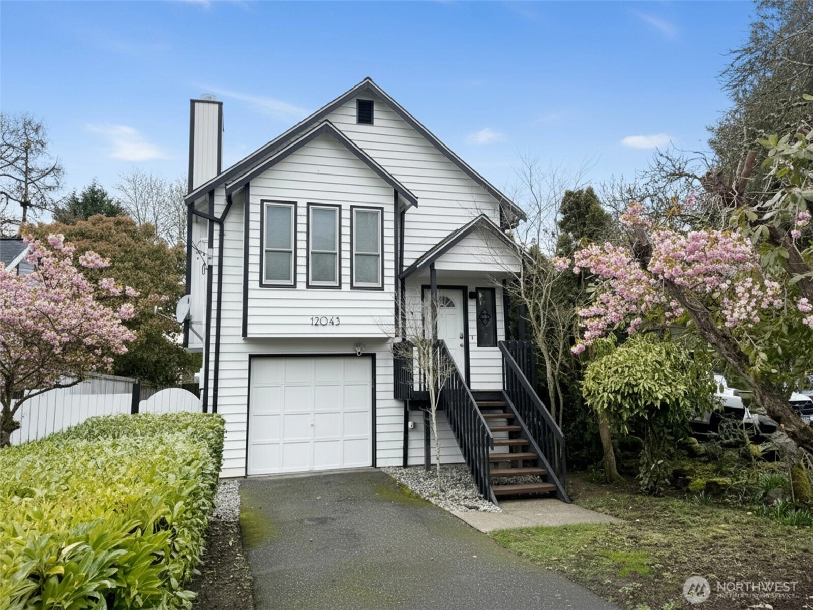 12043 Bartlett Ave NE Seattle WA 98125