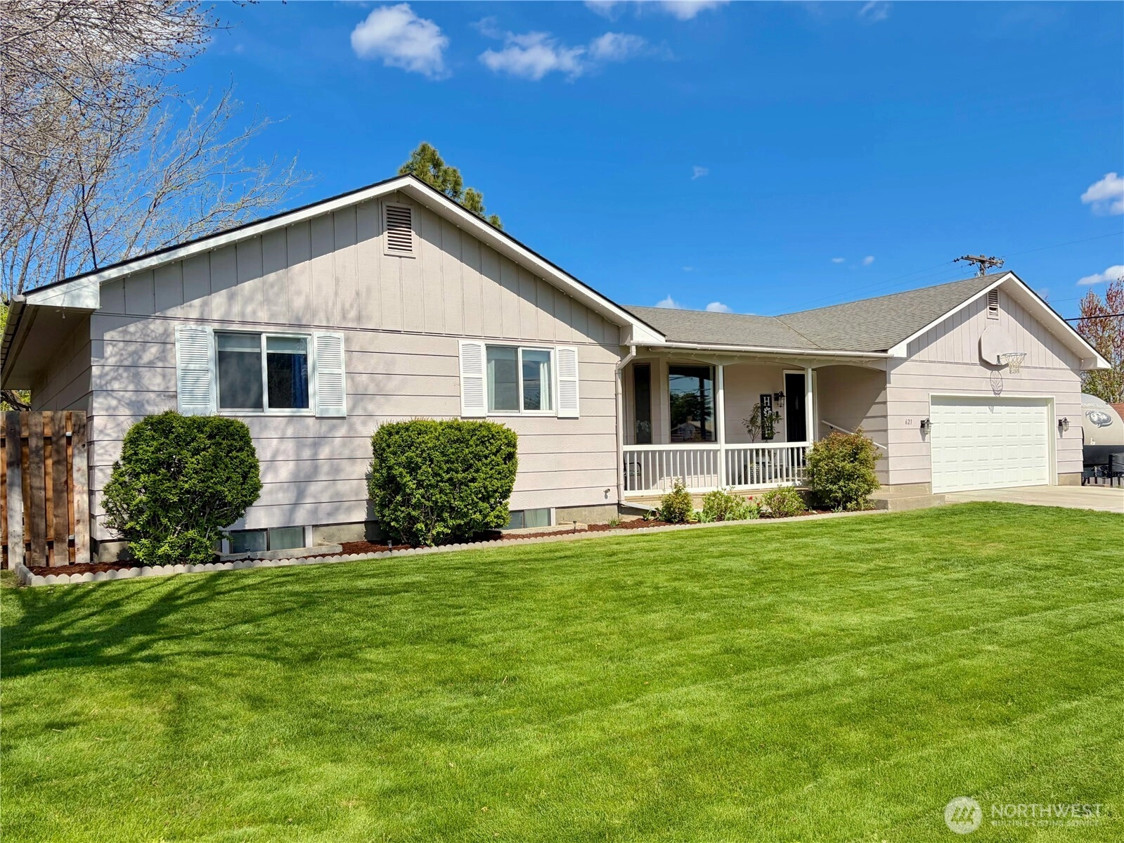 621 W Division Ave Ephrata WA 98823