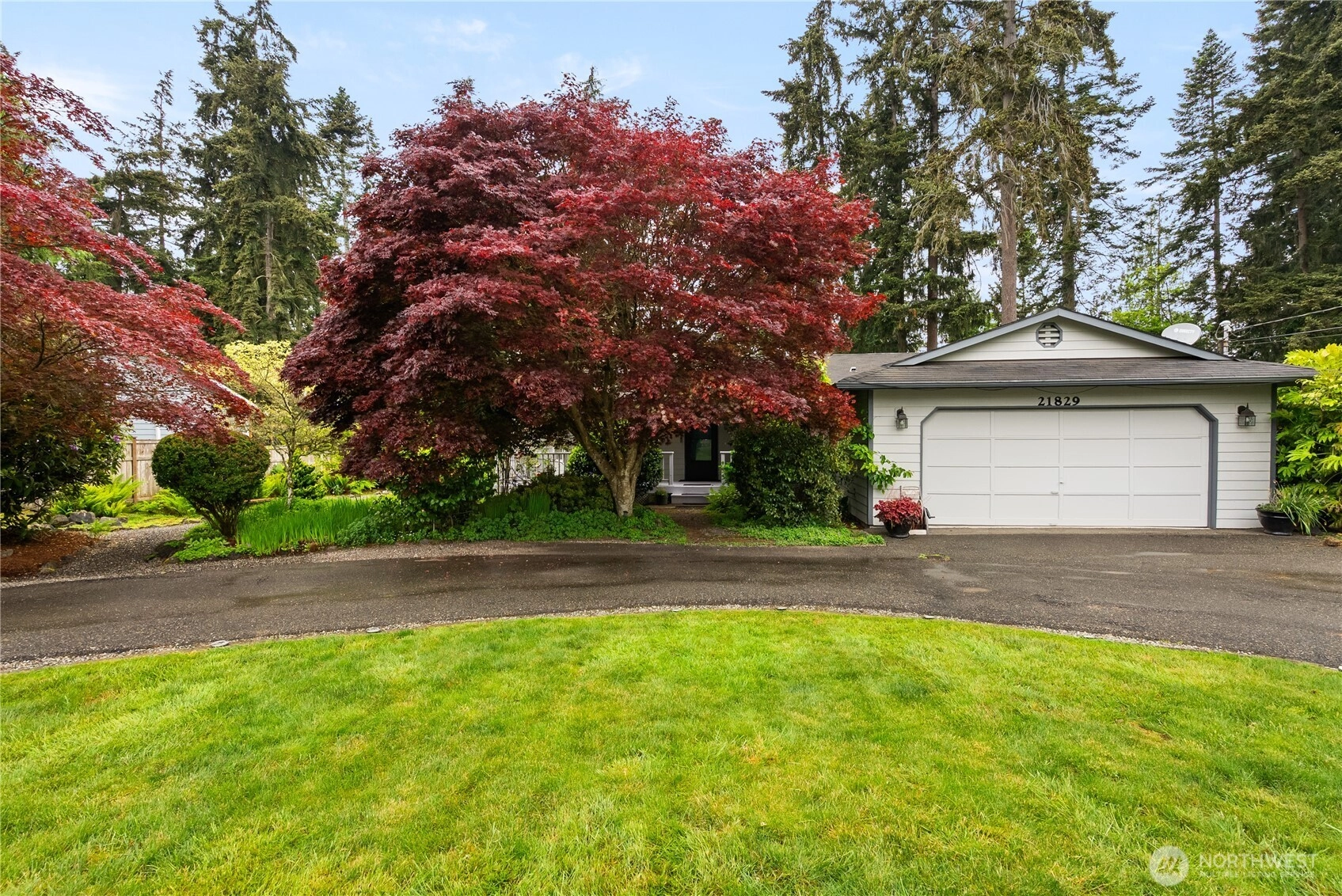21829 Virginia Pl NE Kingston WA 98346