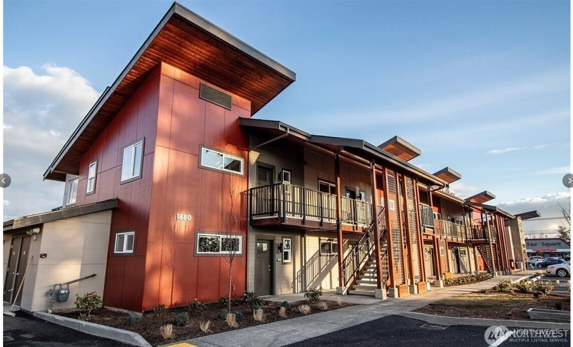 1880 Front St Unit 204 Lynden WA 98264