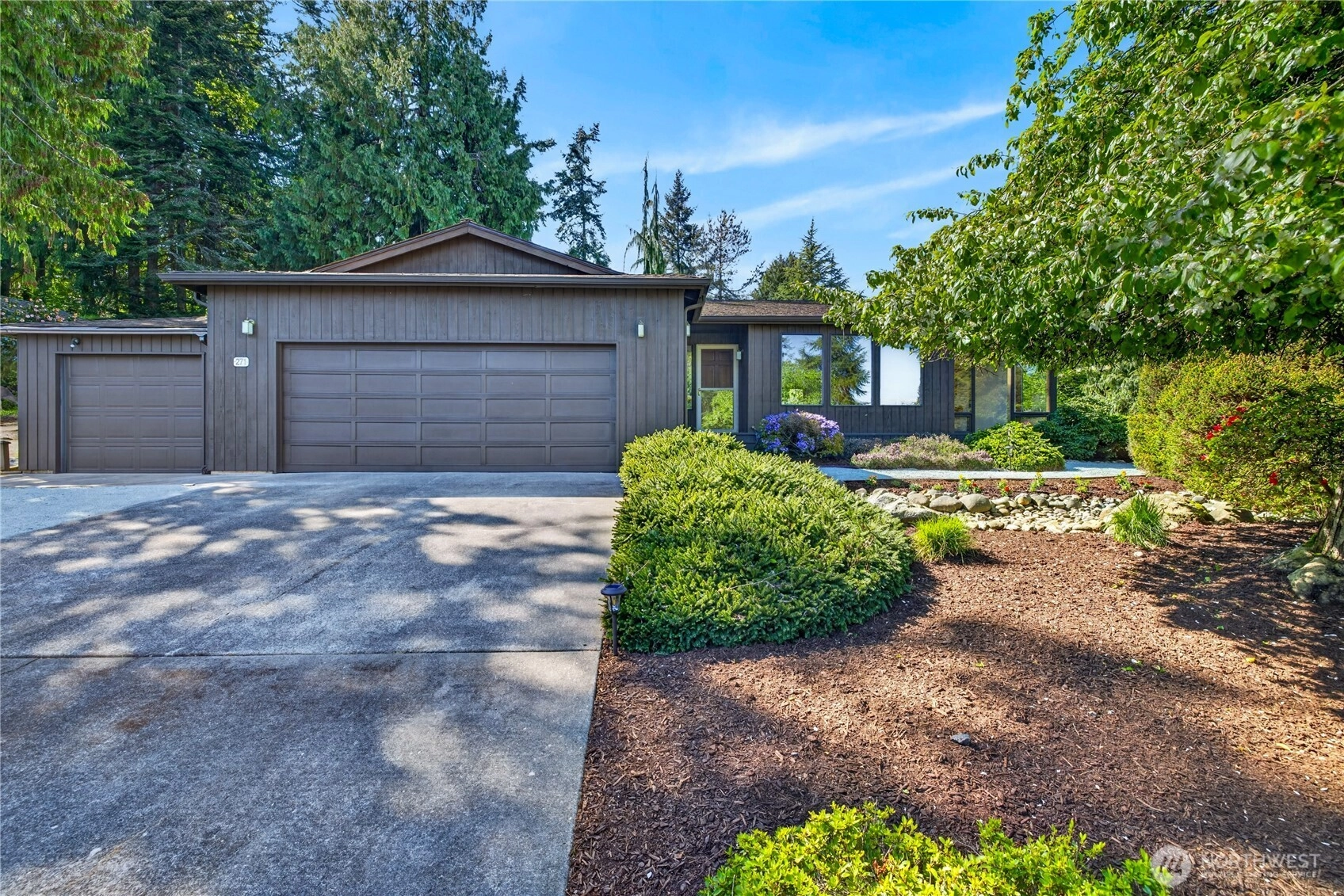 271 Elwha Dr La Conner WA 98257