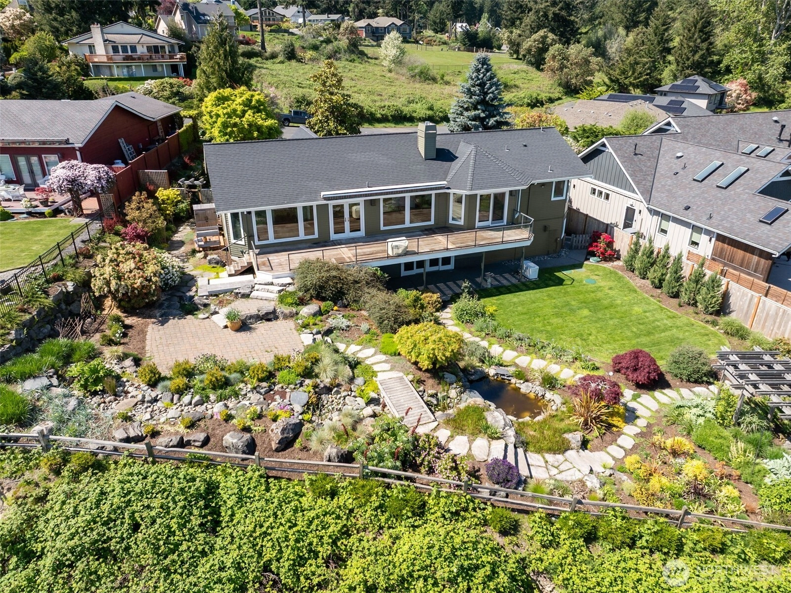 1529 13th Ct Fox Island WA 98333