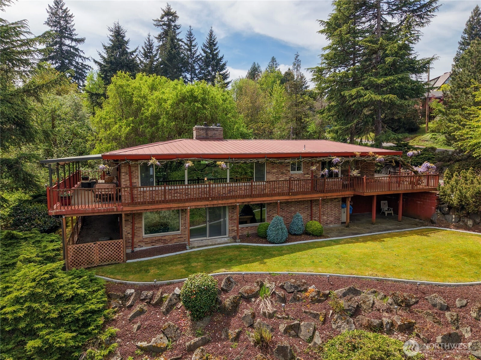 1243 25th St SE Puyallup WA 98372
