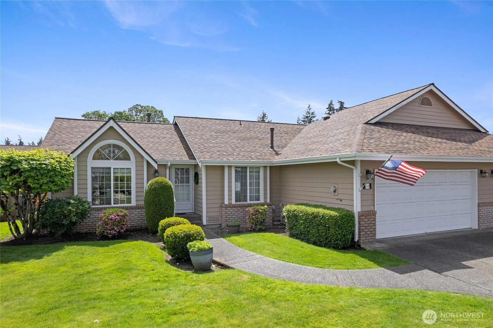 34 Lakewood Oaks Dr SW Lakewood WA 98499