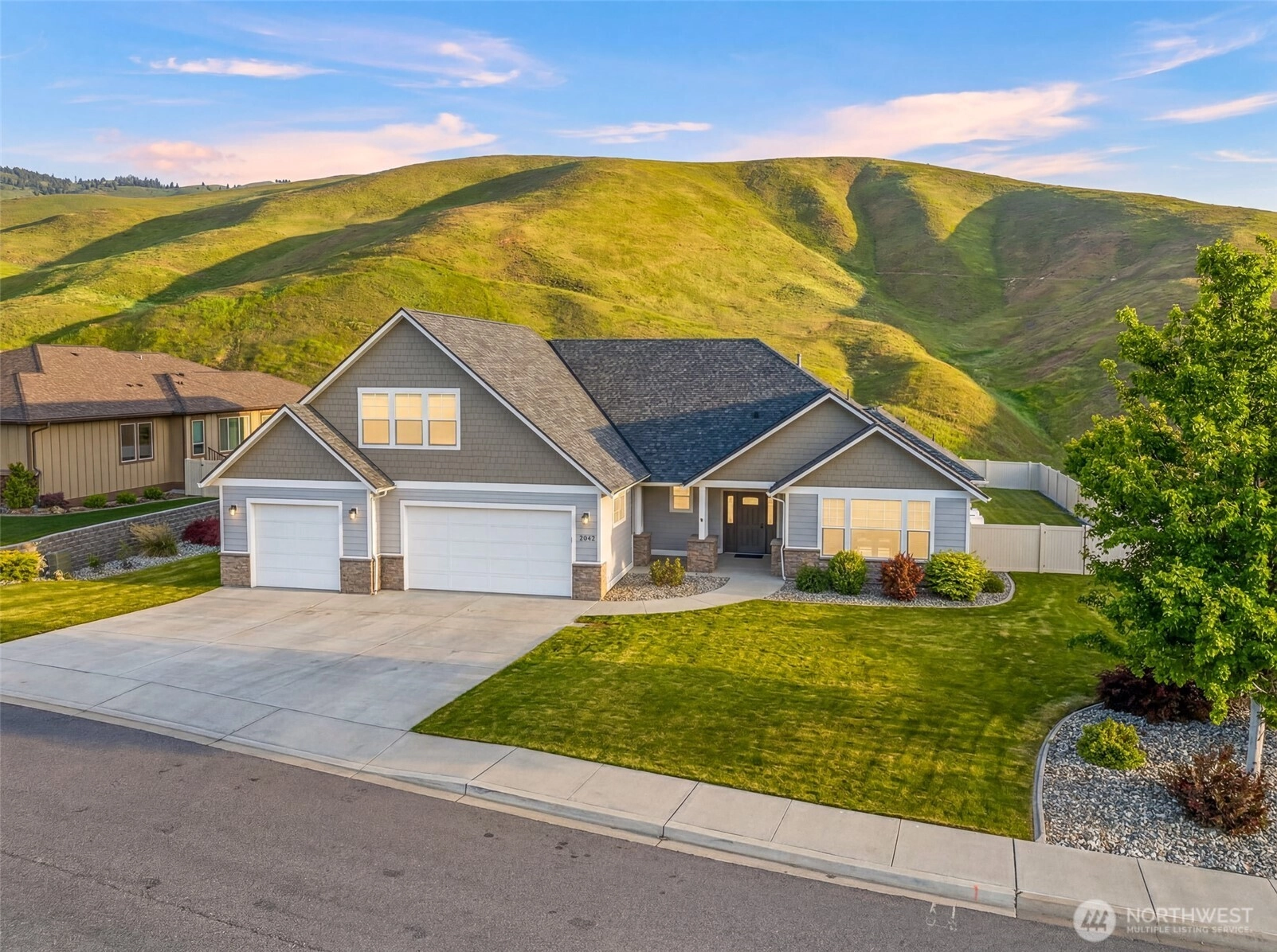 2042 Maiden Ln Unit  Wenatchee WA 98801