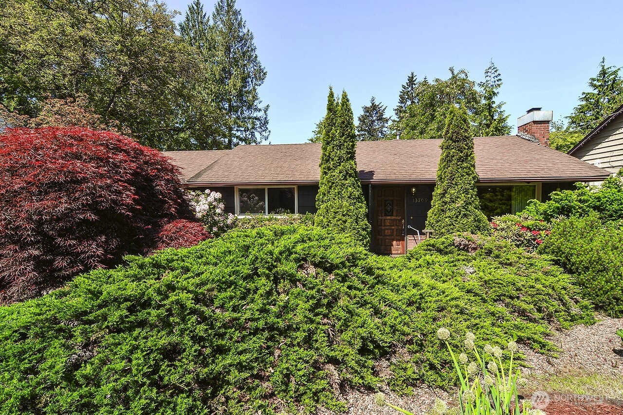 13709 39th Ave NE Seattle WA 98125