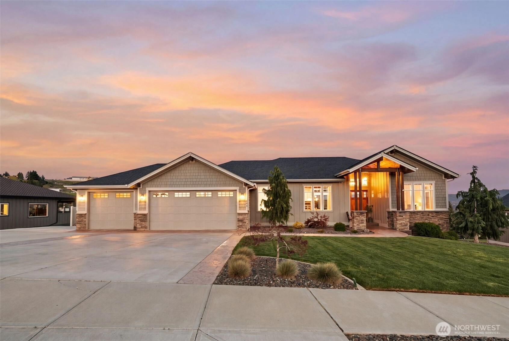 850 Autumn Crest Dr Unit  Wenatchee WA 98801