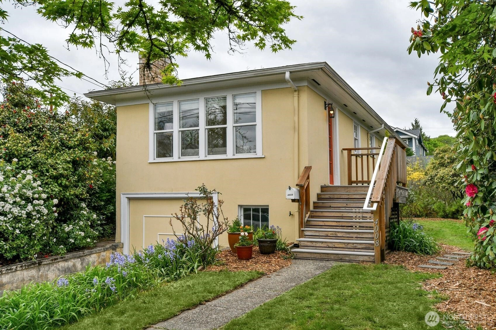 4008 NE 56th St Unit  Seattle WA 98105
