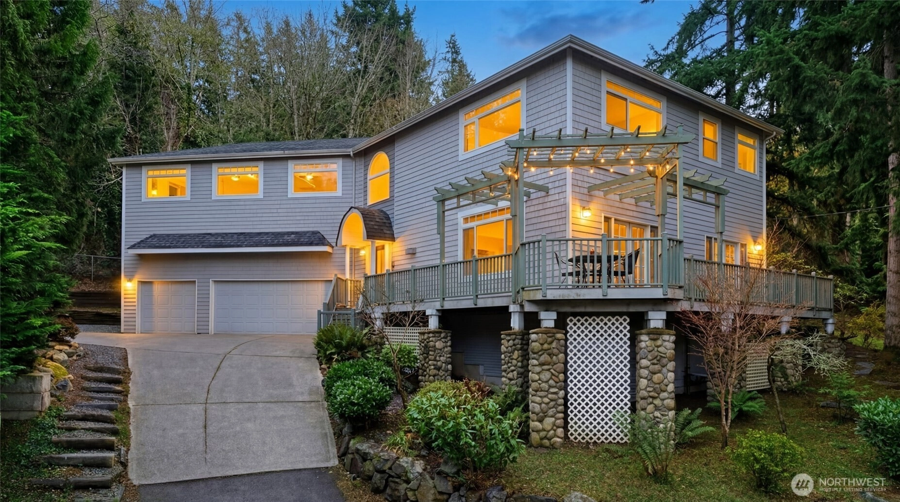 12117 Clearview Dr Unit  Edmonds WA 98026