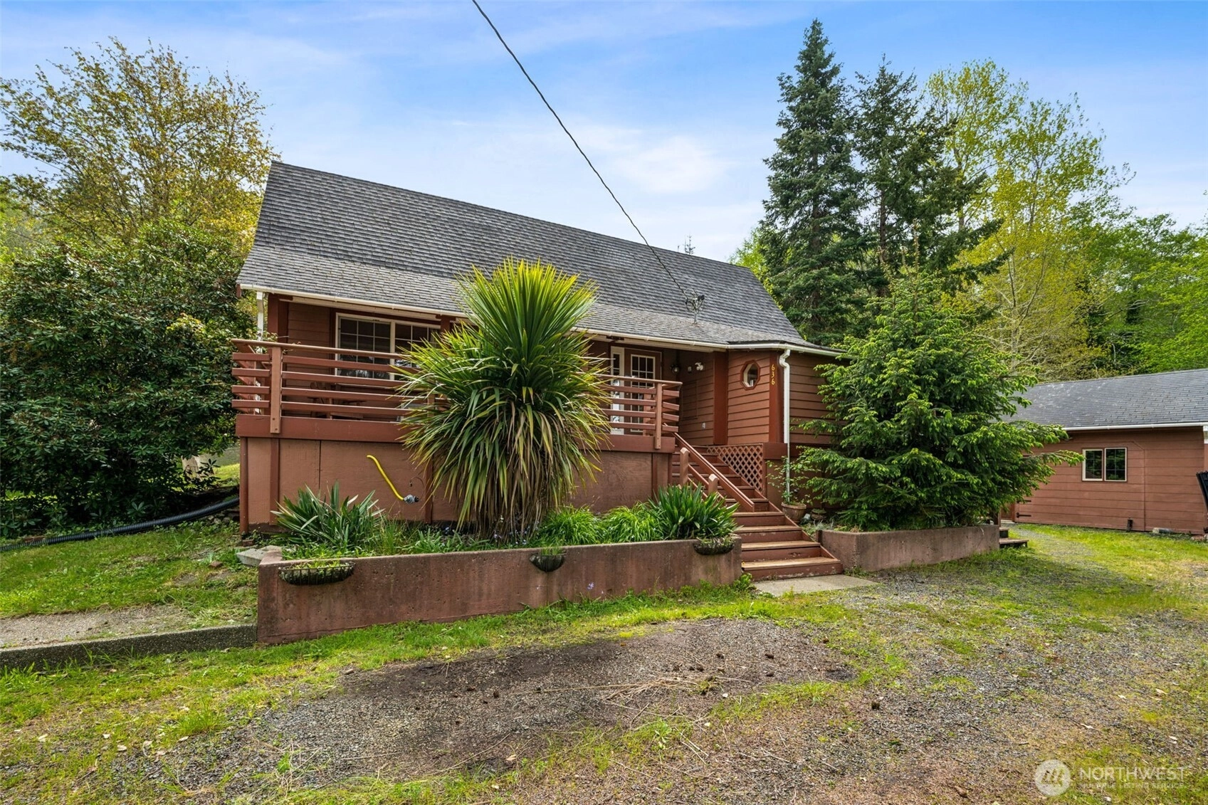 636 Water St South Bend WA 98586