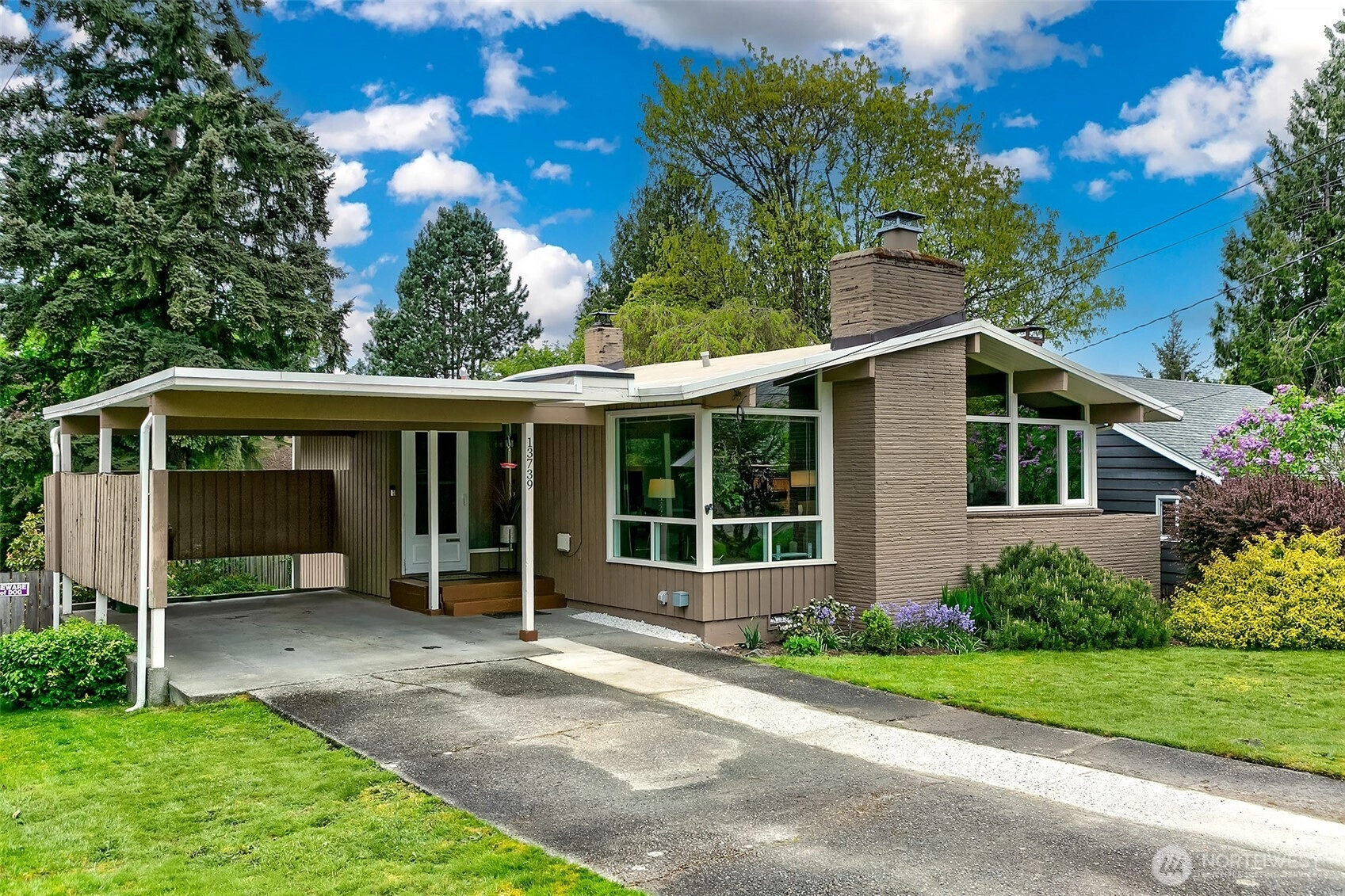 13739 36th Ave NE Seattle WA 98125