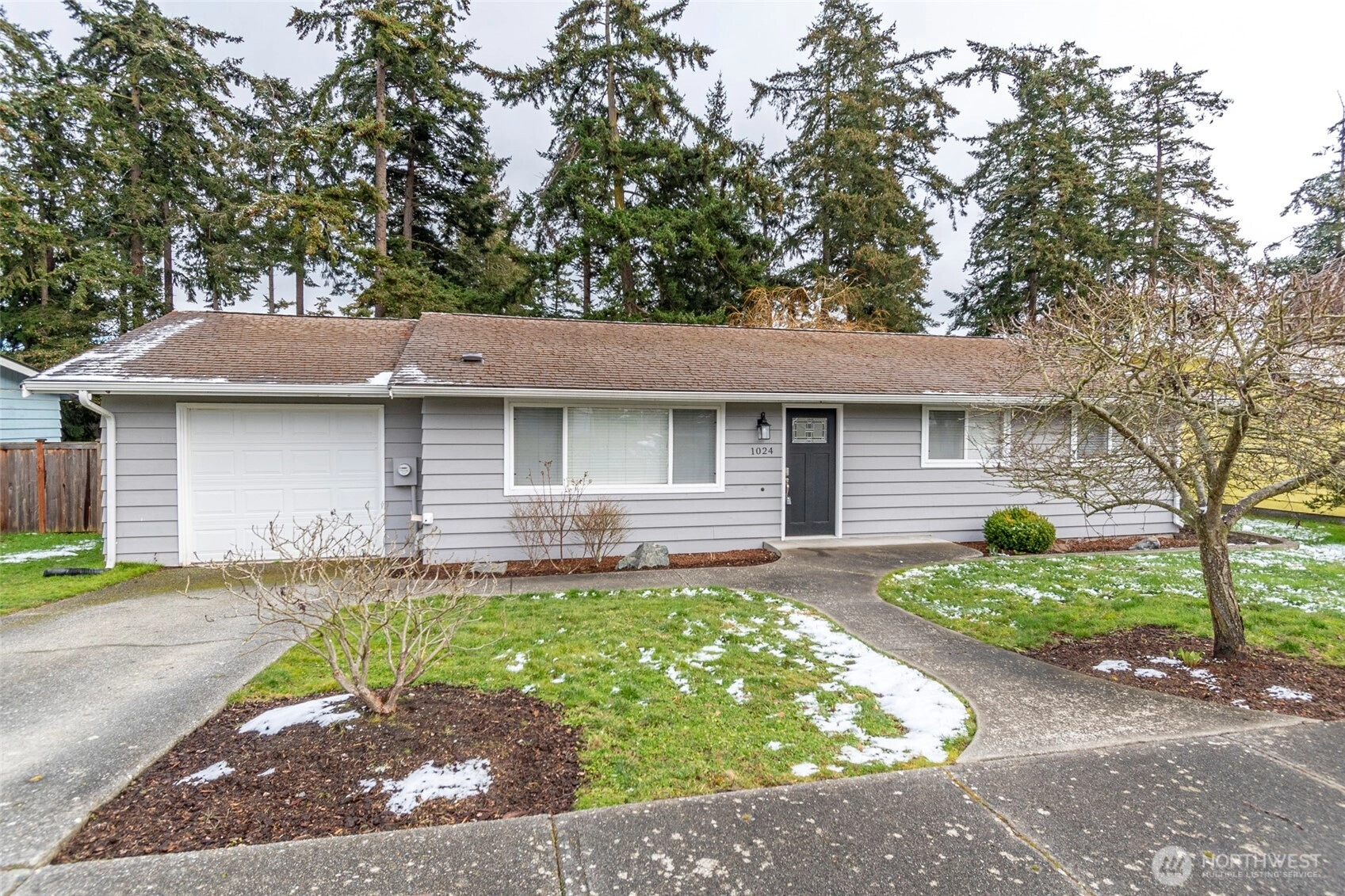 1024 NW Anchor Dr Unit  Oak Harbor WA 98277