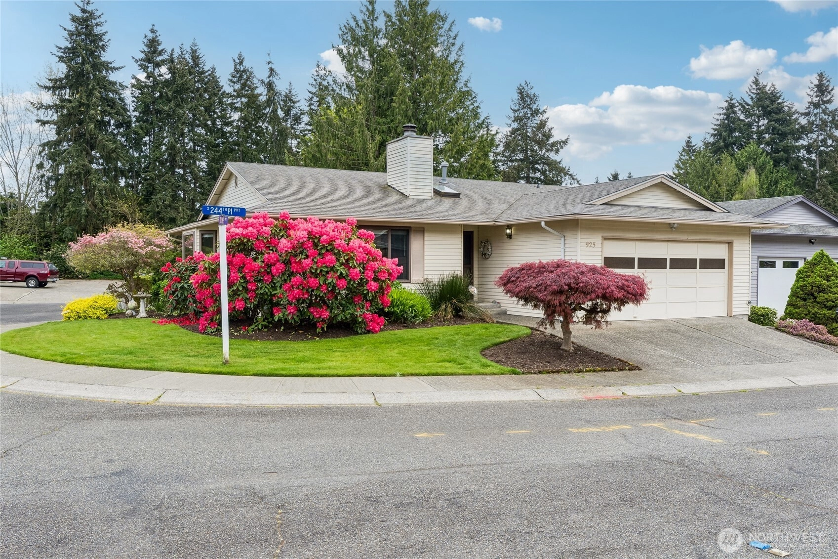923 S 244th Pl Des Moines WA 98198