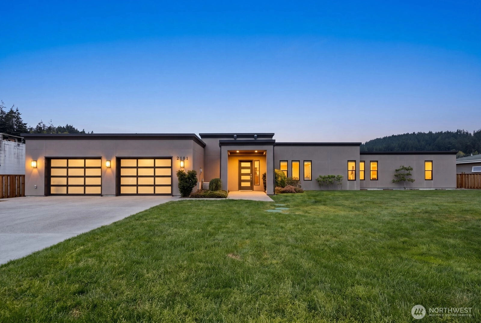 2181 Mariner Beach Dr Oak Harbor WA 98277