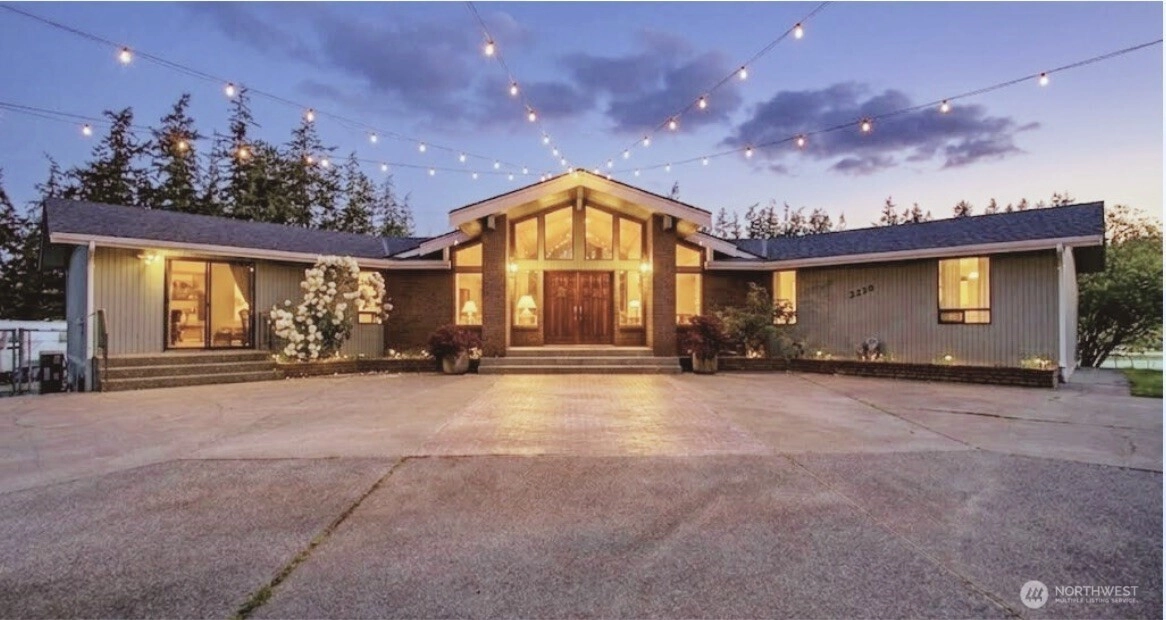 2259 Happy Valley Rd Oak Harbor WA 98277