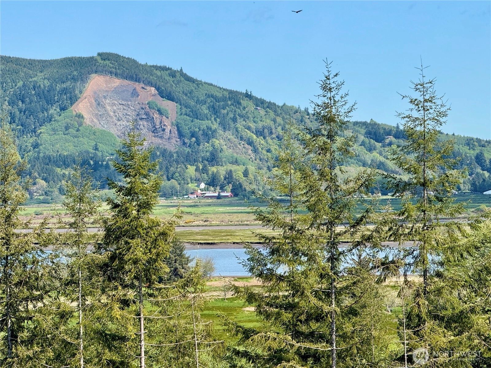 8468 Us Highway 101 Unit  South Bend WA 98586