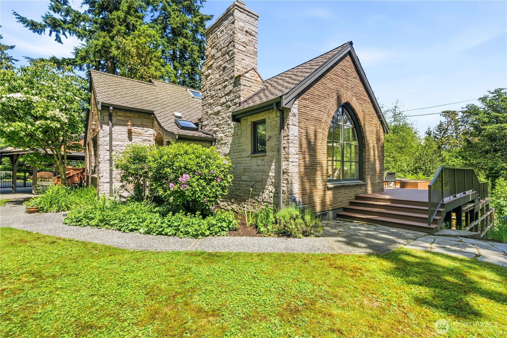 17014 25th Ave NE Lake Forest Park WA 98155