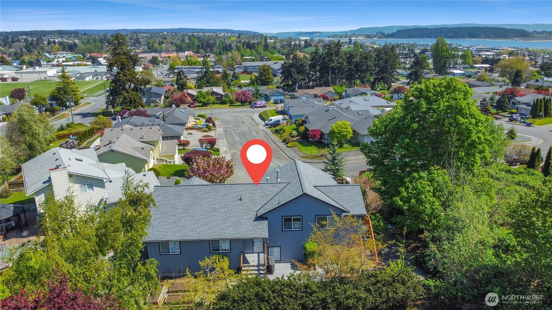 710 SW Echo Loop Unit  Oak Harbor WA 98277