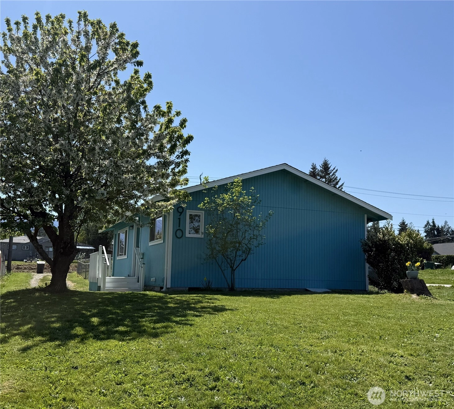 910 W 16th St Unit  Port Angeles WA 98363